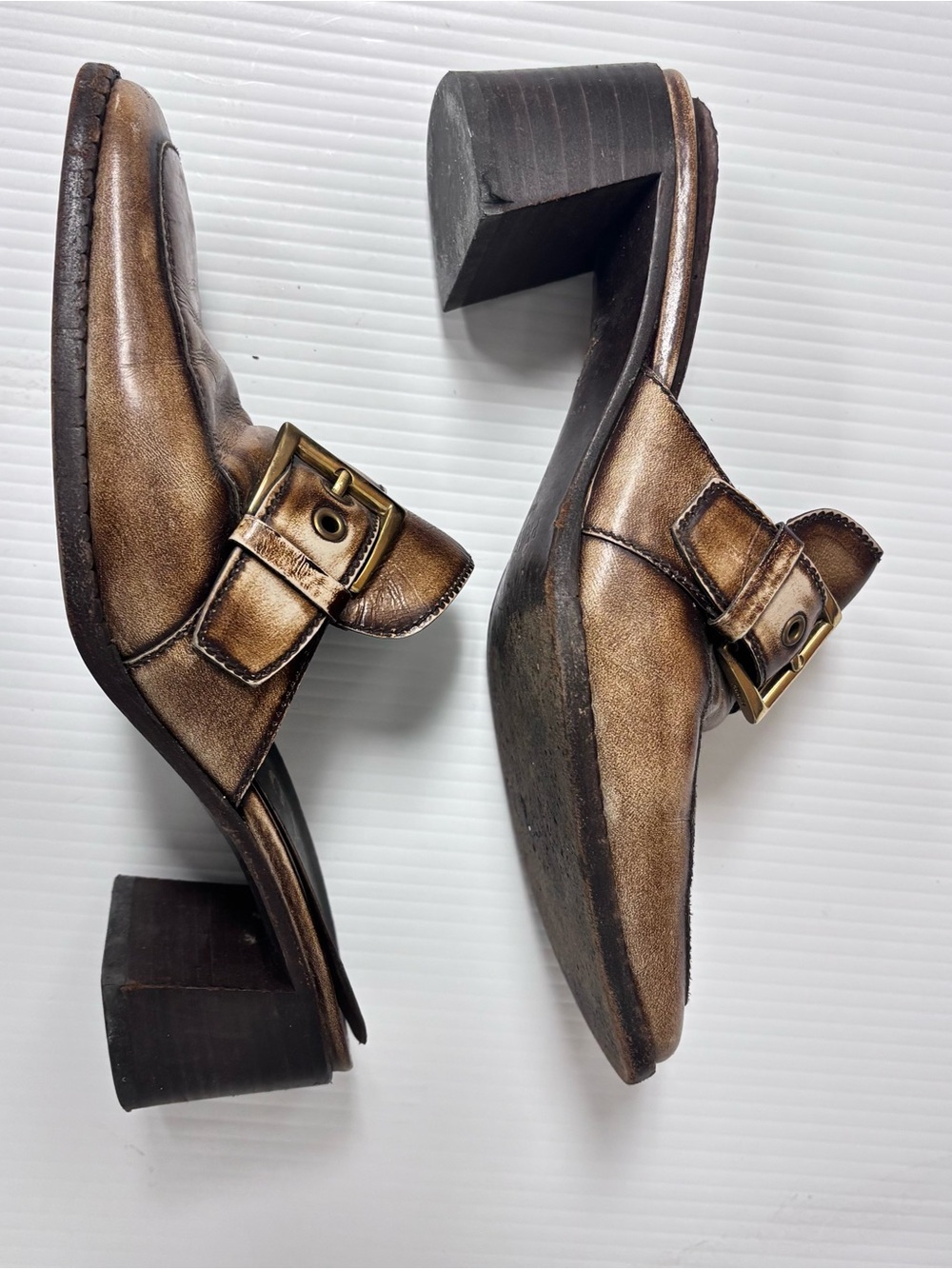 Ladies Prada low heel mule. Size 7 - Picture 2 of 8